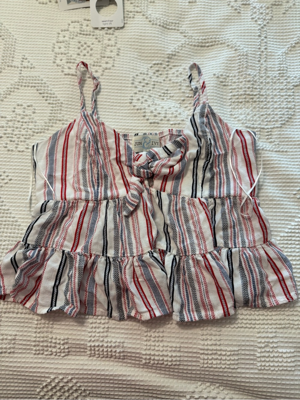Woman’s Jun and Ivy top, sz small.